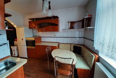 Apartament cu 2 camere decomandat în Petros - 1