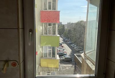 Apartament cu 4 camere decomandat în Rahova - 4