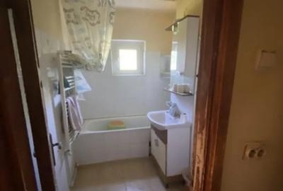 Apartament cu 3 camere decomandat în Filiași - 9