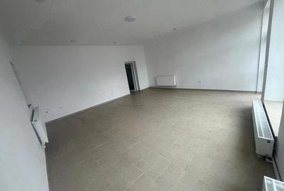 Spațiu comercial, de 60 mp, în Central - 4