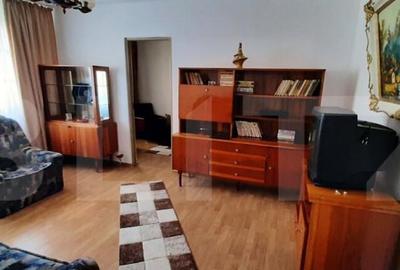 Apartament de vanzare, cu 3 camere, 56 mp, zona Micro 5 - 2