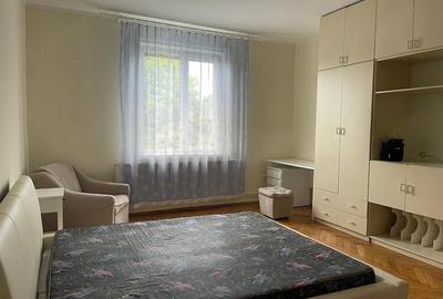 Apartament cu 3 camere decomandat, mobilat în Medicină