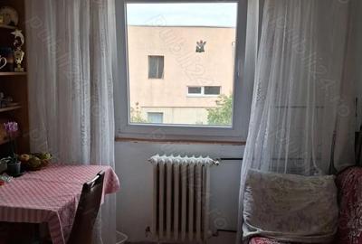 Apartament cu 2 camere decomandat în Buziașului