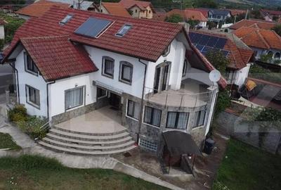 Casă cu 4 camere cu Canalizare în Debarcader