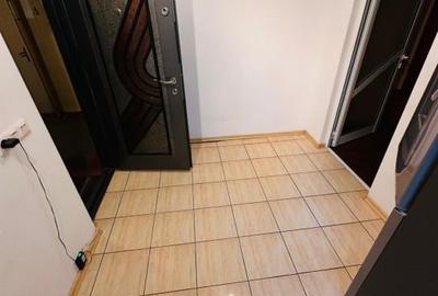 Apartament cu 3 camere semidecomandat, mobilat în Micro 16 - 9