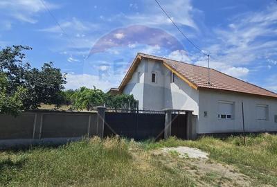 Casa de Vis la Macea - Complet Renovata si Gata de Locuit!
