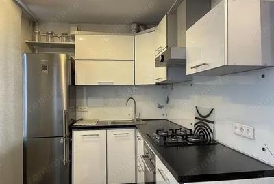 Apartament cu 2 camere decomandat în Theodor Pallady