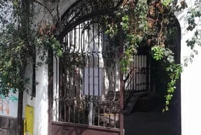 Casă individuală cu 5 camere cu Canalizare în Zorilor - 2