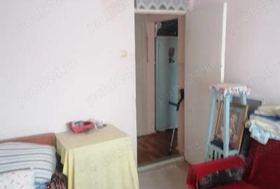Apartament cu 3 camere decomandat în Broșteni - 2