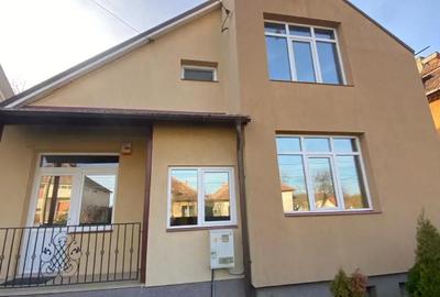 Casă cu 5 camere în Livada - 2