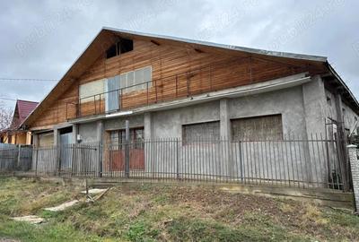 Casă cu 6 camere cu Teren 1100 Mp în Goești - 10