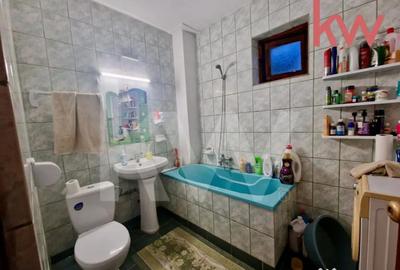 Casă cu 8 camere cu Canalizare în George Enescu - 13