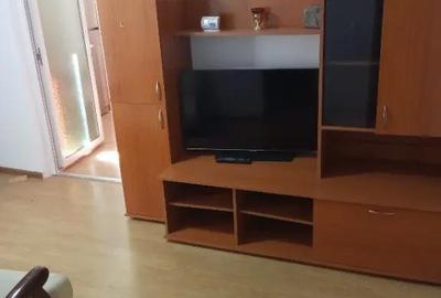 Apartament cu 2 camere nedecomandat în Obor