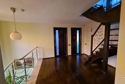 Casă cu Teren 4500 Mp în Bătești - 1