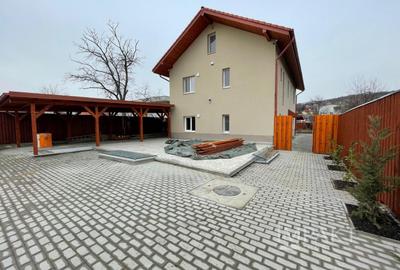 Casă individuală cu 7 camere decomandat cu Canalizare în Iris - 1