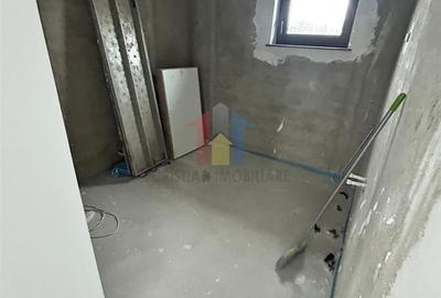 Casă cu 4 camere cu Canalizare în Radu Negru - 10
