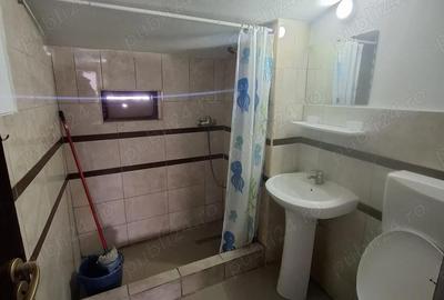 Garsonieră decomandată în Confecții - 2