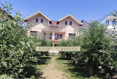 Duplex cu 10 camere cu Teren 2600 Mp în Albert - 1