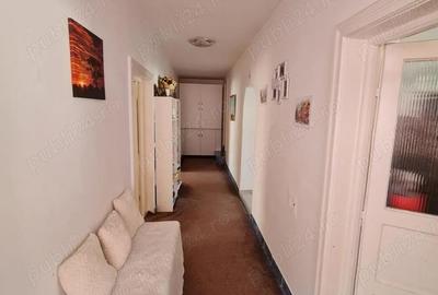 Casă cu 4 camere în Central - 1