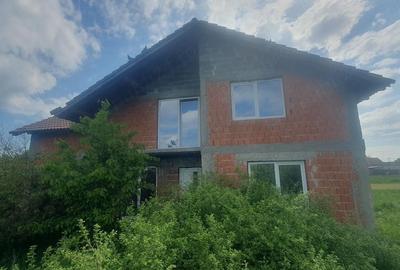 Casă cu Teren 400 Mp în Sânmihaiu German