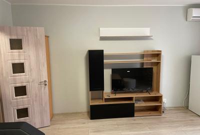 Garsonieră în Titan - 2