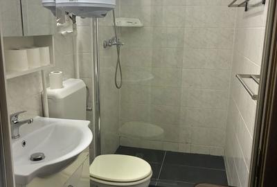 Garsonieră în Titan - 2