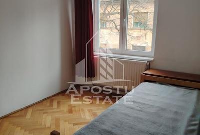 Apartament cu 3 camere semidecomandat, mobilat în Central - 5
