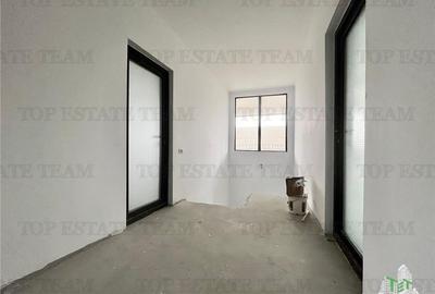 Casă cu 8 camere cu Canalizare în Lumina - 4