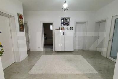Casă cu 3 camere cu Teren 665 Mp în Central - 1