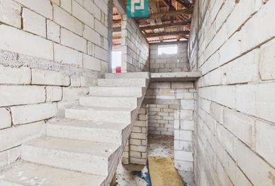 Casă individuală cu 7 camere cu Teren 1201 Mp în Almaș - 6