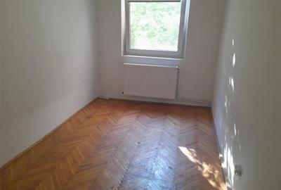 Apartament cu 3 camere semidecomandat în Dacia - 16