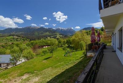 Pensiune:3 km de Castelul Bran,2.900mp teren,piscina,ciubar,teren sport,aviz ISU - 23