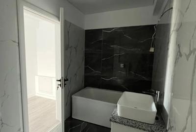 Apartament cu 7 camere decomandat în Nicolina - 10