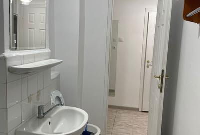 Garsonieră decomandată, mobilată în Tei - 8