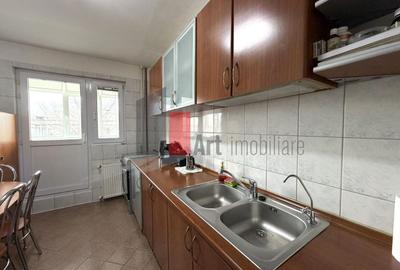 Apartament cu 4 camere decomandat în Apărătorii Patriei - 5