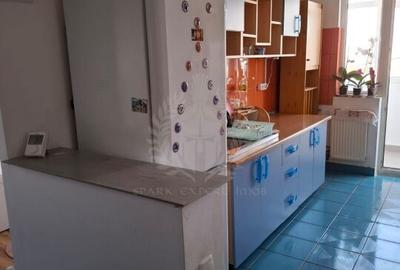 APARTAMENT CU 2 CAMERE DE VANZARE - 2