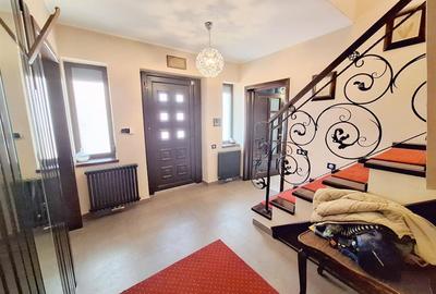 Casă cu 7 camere cu Teren 360 Mp în Central - 14