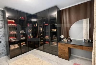 Casă cu 3 camere cu Teren 464 Mp în Central - 1