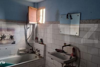 Casă cu 4 camere în Central - 2