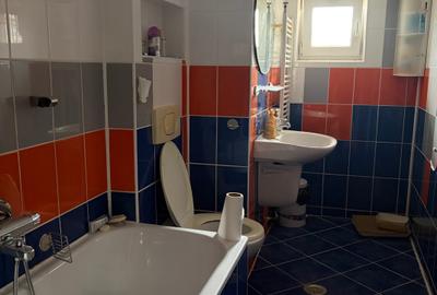 Bd. Unirii colt cu Traian - apartament 4 camere foarte spatios - 9