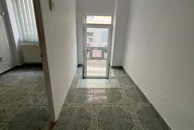 Spațiu comercial, de 182 mp, în Central - 1