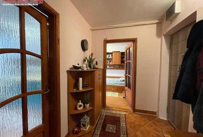 Apartament 3 camere de vanzare zona Taxe si Impozite Tulcea - 2