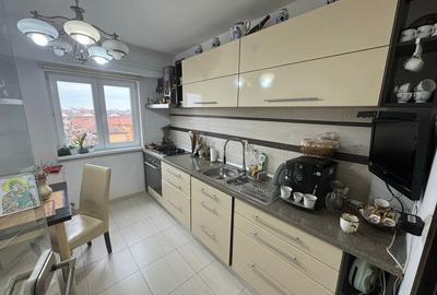 Apartament cu 3 camere decomandat în Dorobanților - 1