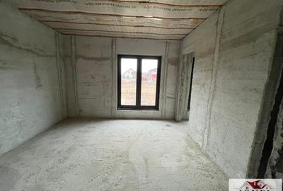 Casa noua semifinisata de vanzare in Sard - 7