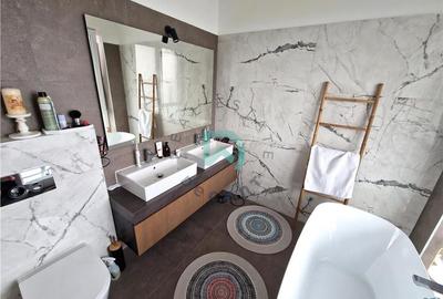 Apartament cu 3 camere decomandat în Tractorul - 14