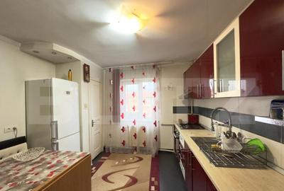 Apartament de inchiriat cu 3 camere decomandat, 81 mp - zon - 7