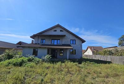 Casa construc?ie noua, situata in Pe?ti?ani - 2