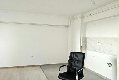 Apartament cu 3 camere decomandat în Energia - 9