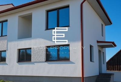 Duplex cu 4 camere cu Canalizare în Șura Mică