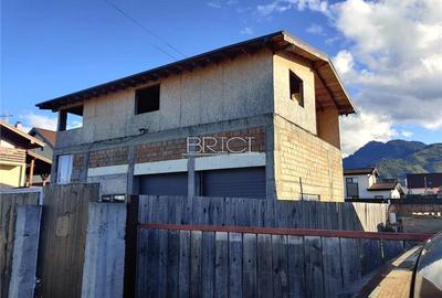 Casă cu 7 camere cu Canalizare în Baciu - 4